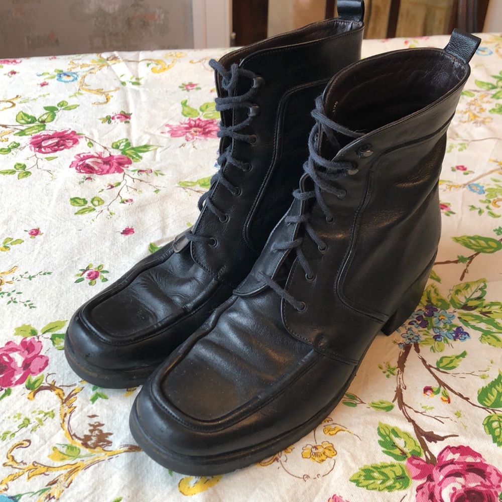 Bally Lace up Ankle Boots !!